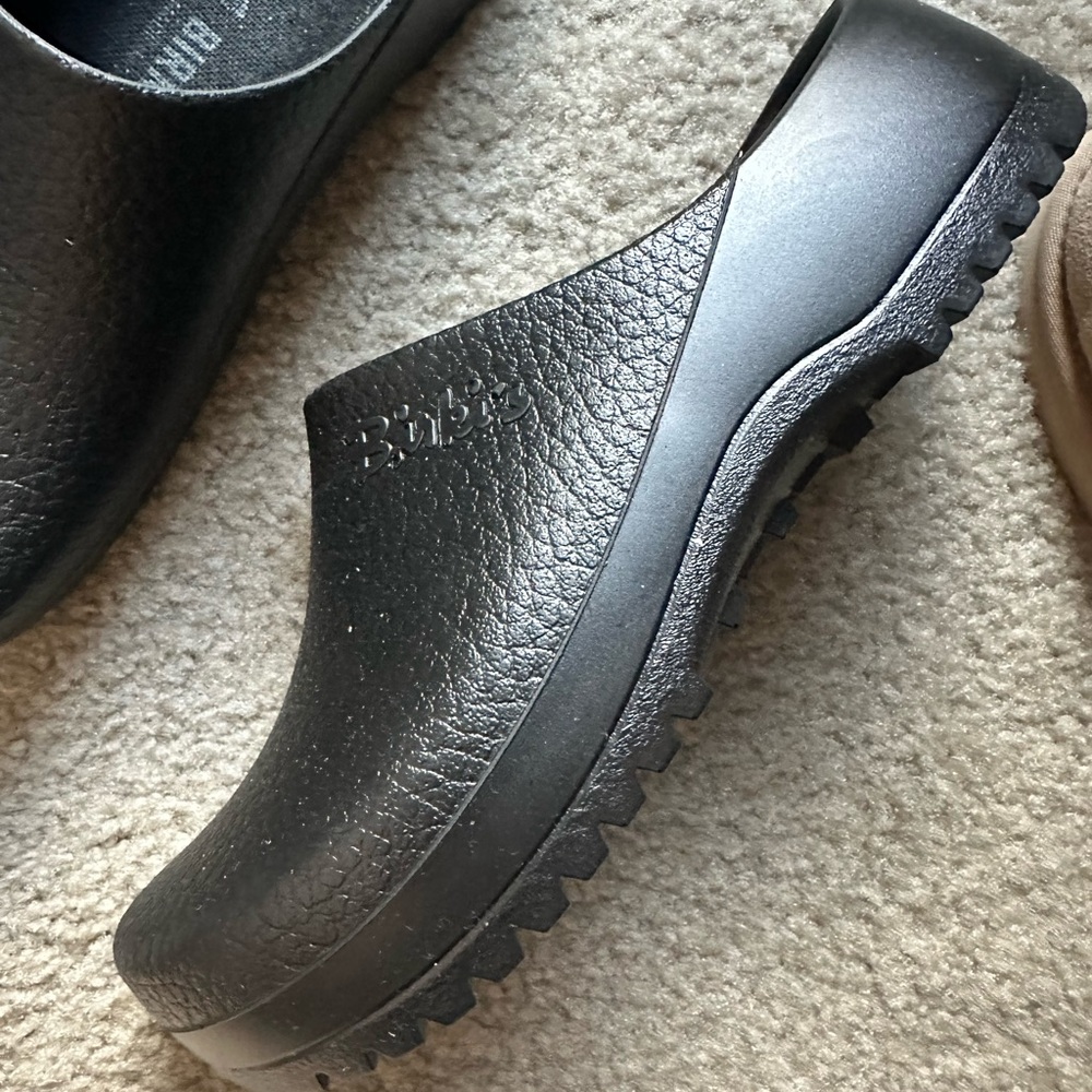 Birkenstock Black Women’s Clogs